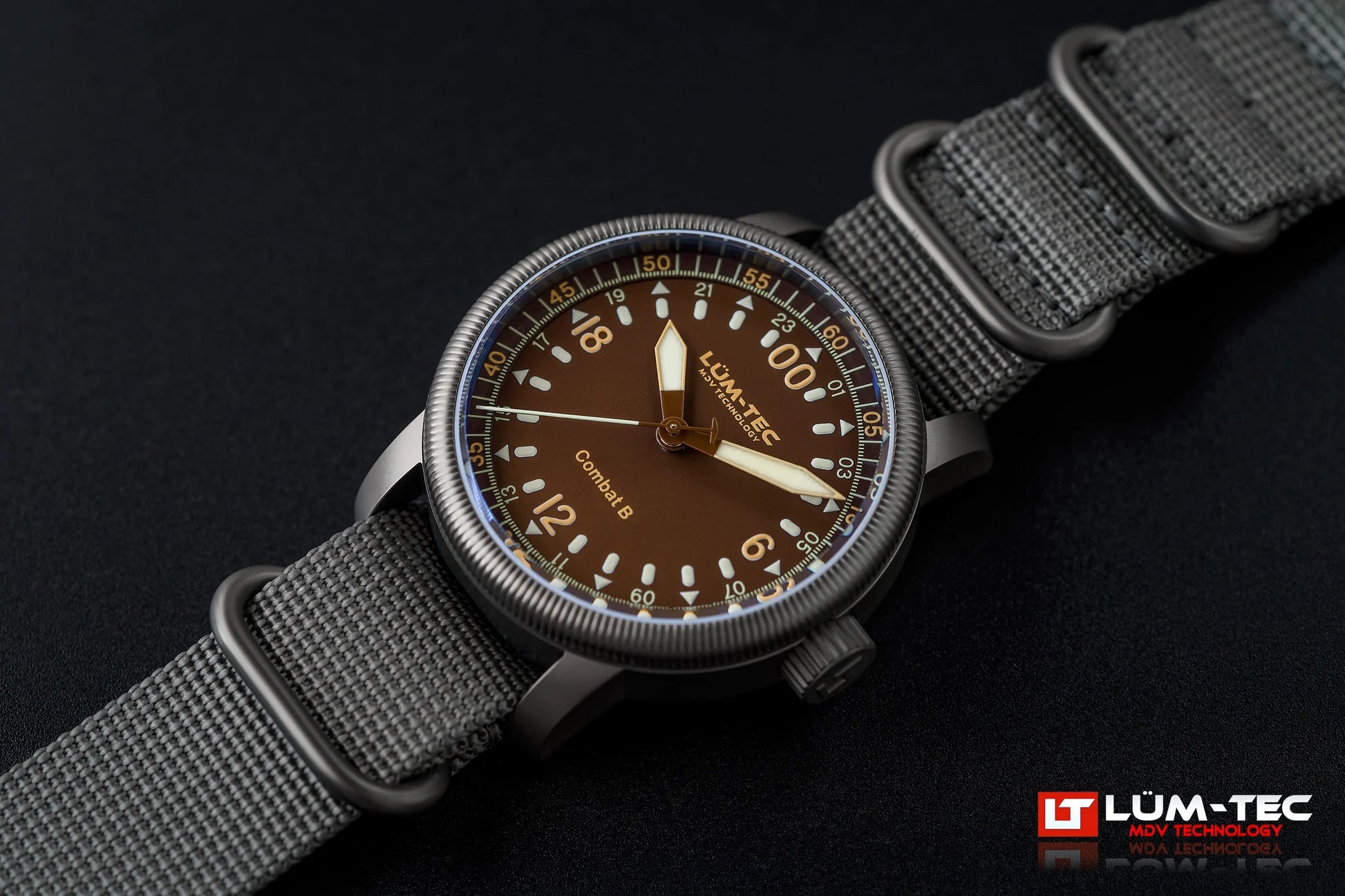 Lum-Tec Combat B60 24HR side profile 43mm forged stainless steel case