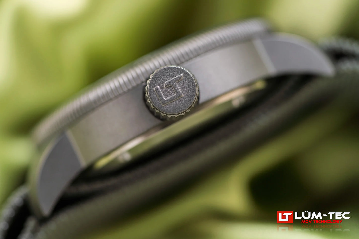 Lum-Tec Combat B72 angled view showing gunmetal PVD case