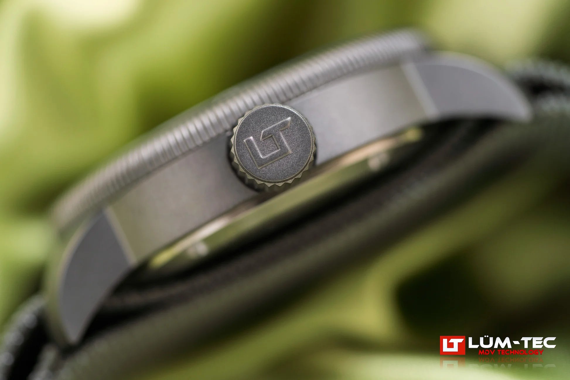 Lum-Tec Combat B72 angled view showing gunmetal PVD case