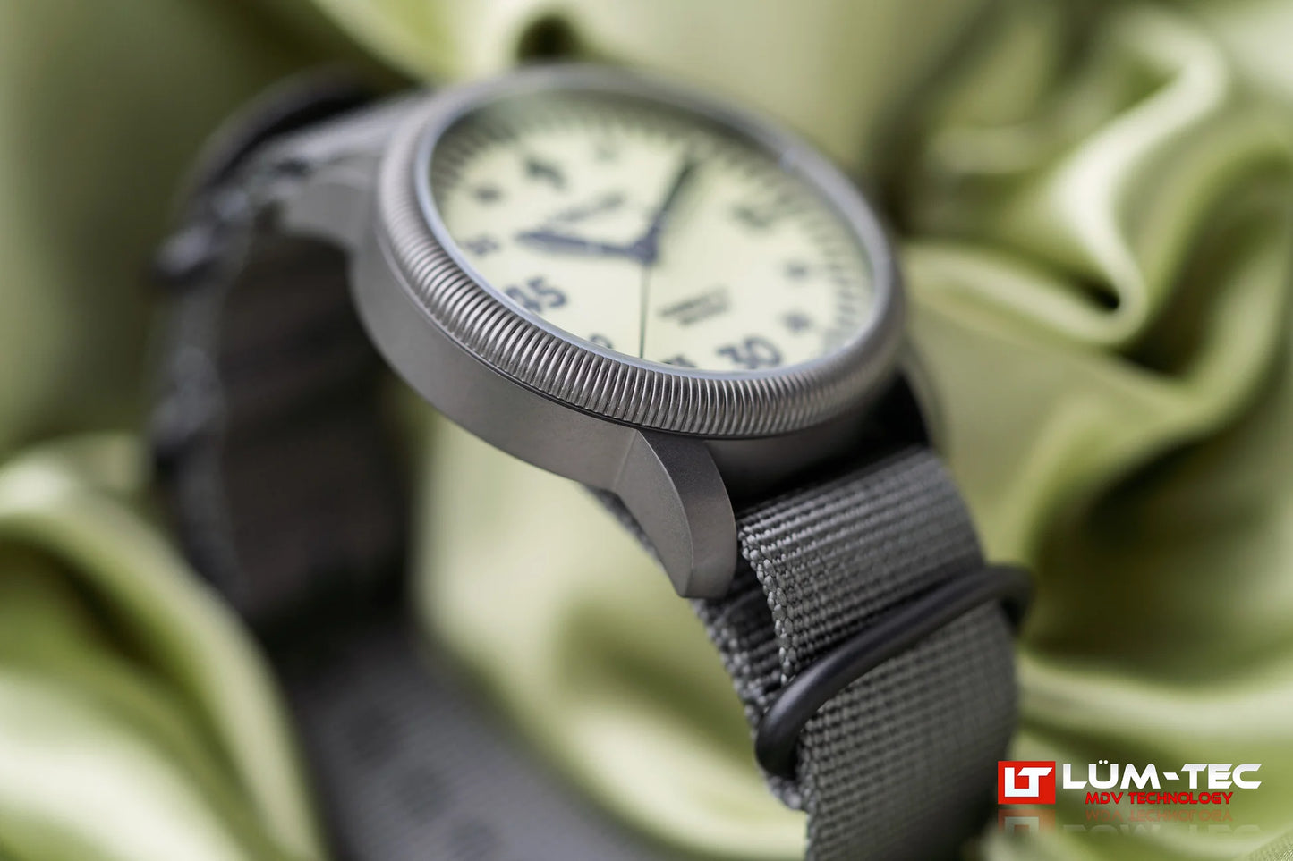 Lum-Tec Combat B72 side profile 43mm forged stainless steel case