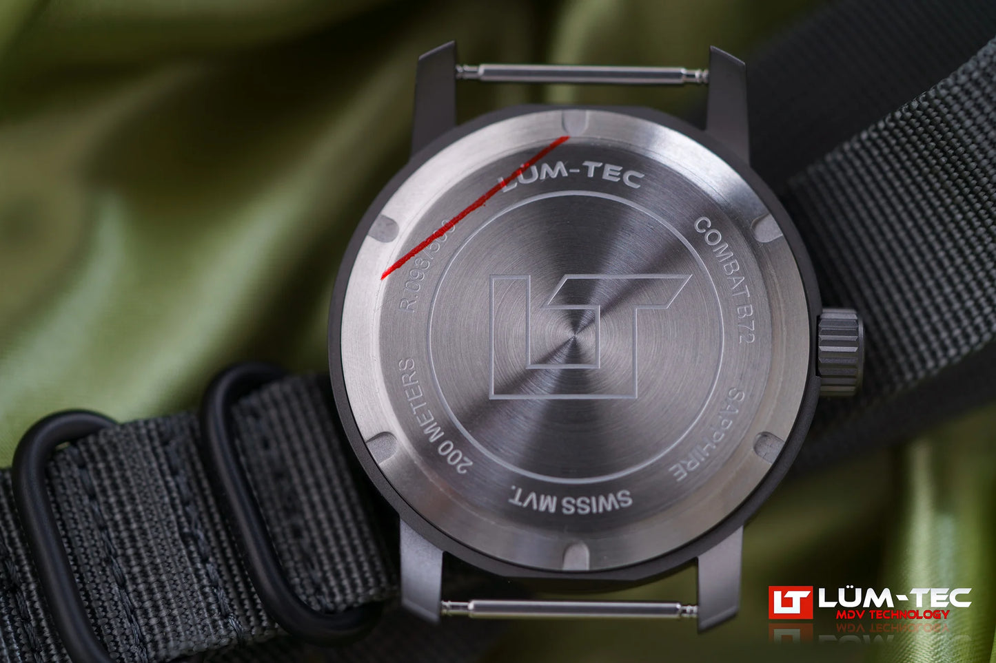 Lum-Tec Combat B72 caseback and crown detail