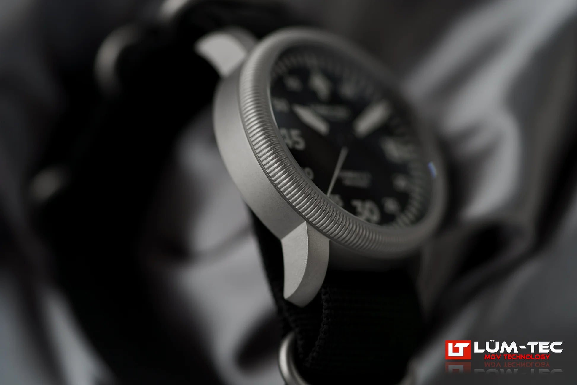 Lum-Tec Combat B73 side profile 43mm forged stainless steel case