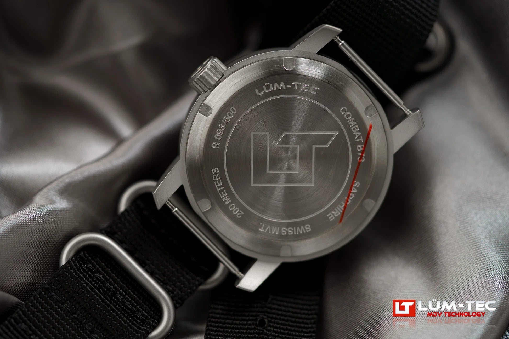 Lum-Tec Combat B73 caseback and crown detail