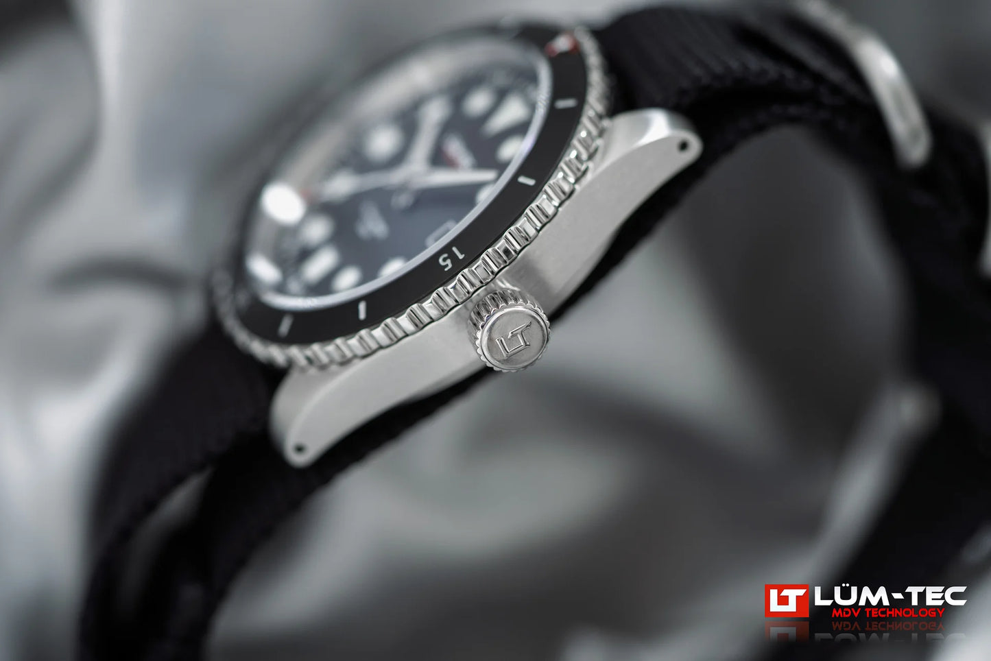 Lum-Tec Solar Marine 5 side profile 39mm forged case