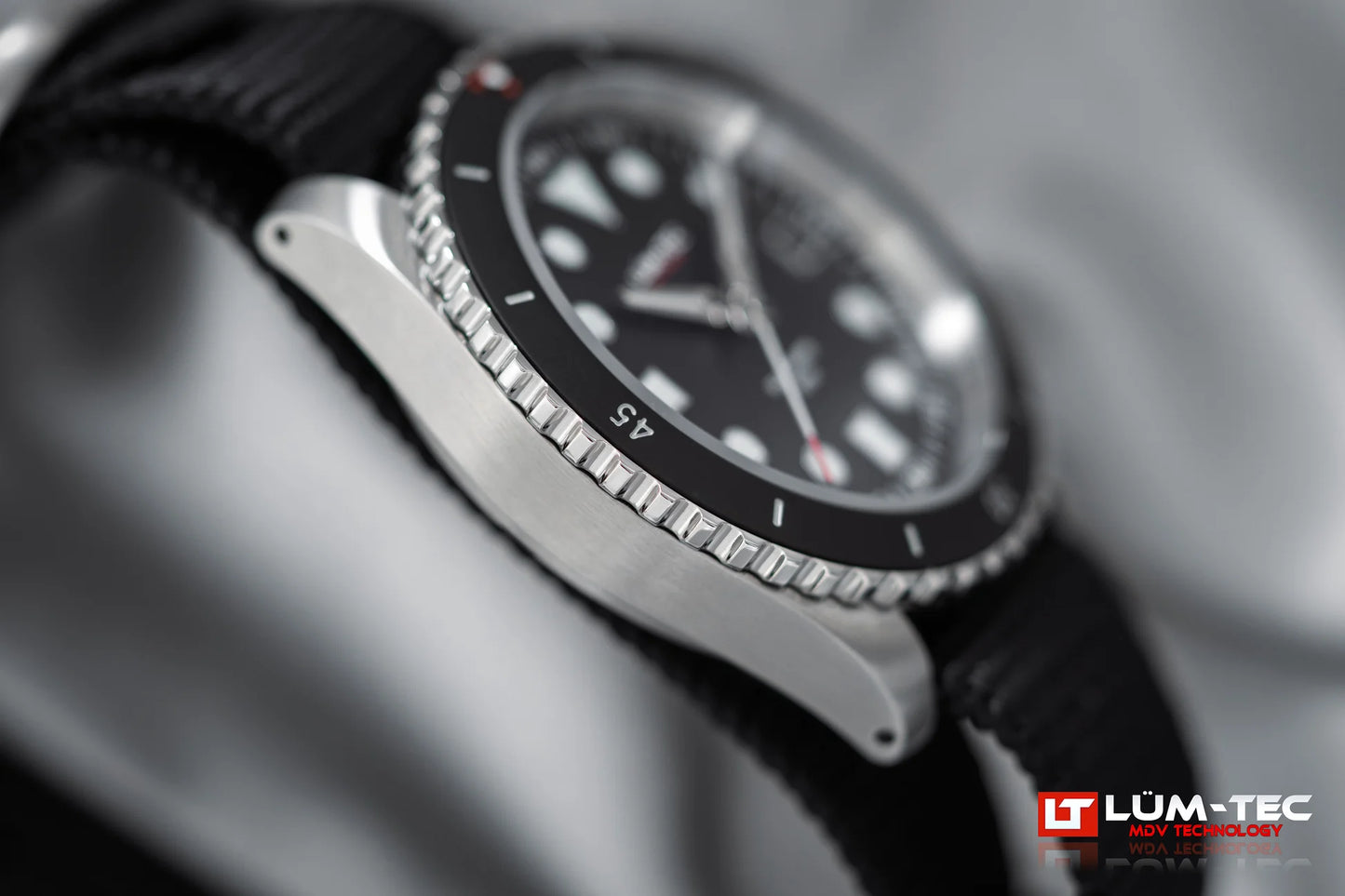 Lum-Tec Solar Marine 5 angled view showing forged stainless steel case