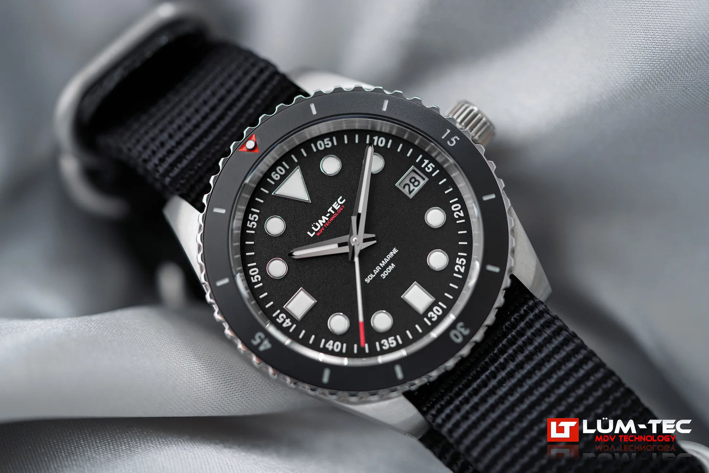 Lum-Tec Solar Marine 5 front view 39mm solar powered dive watch