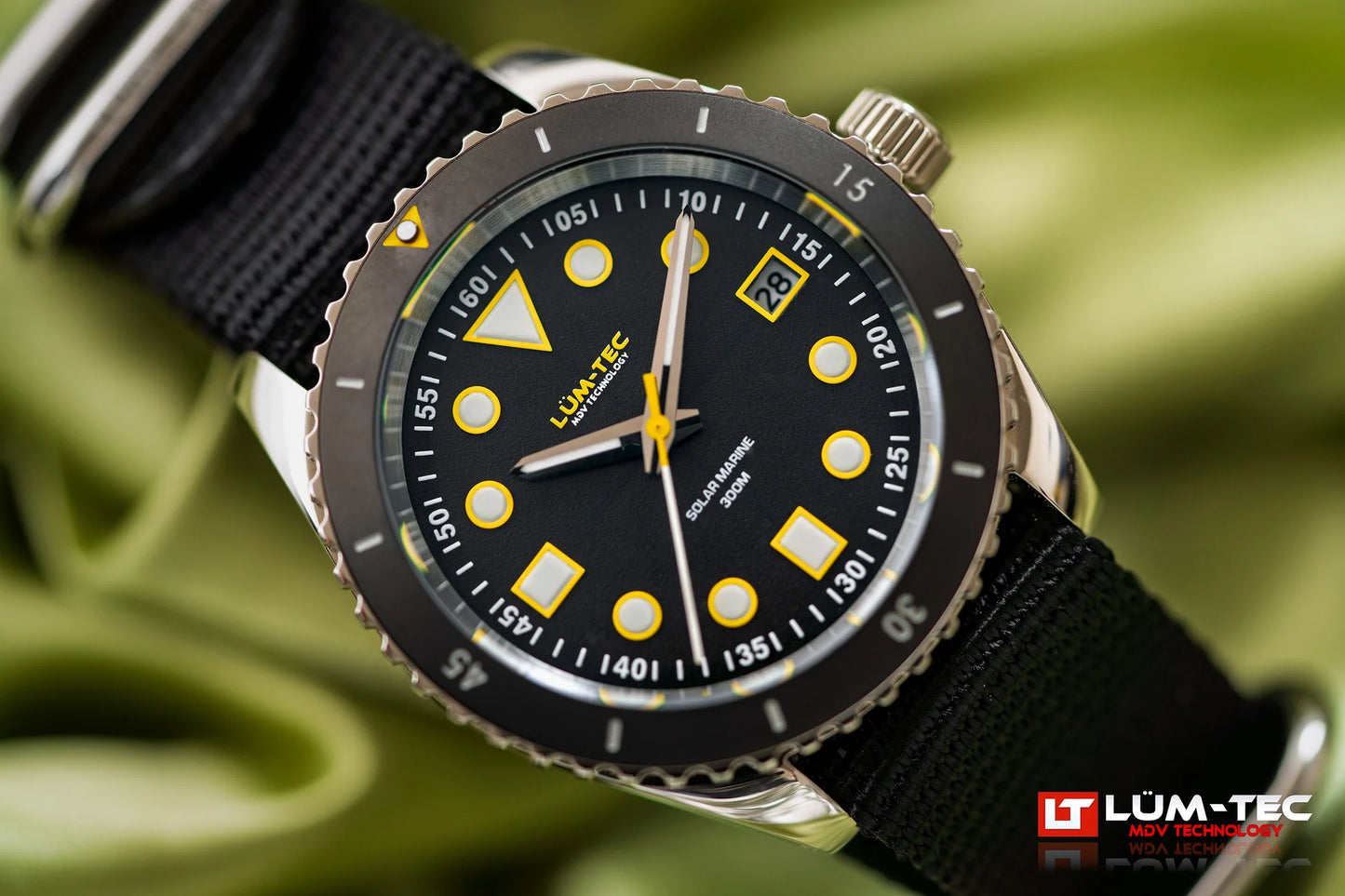 Lum-Tec Solar Marine 7 front view 39mm solar dive watch