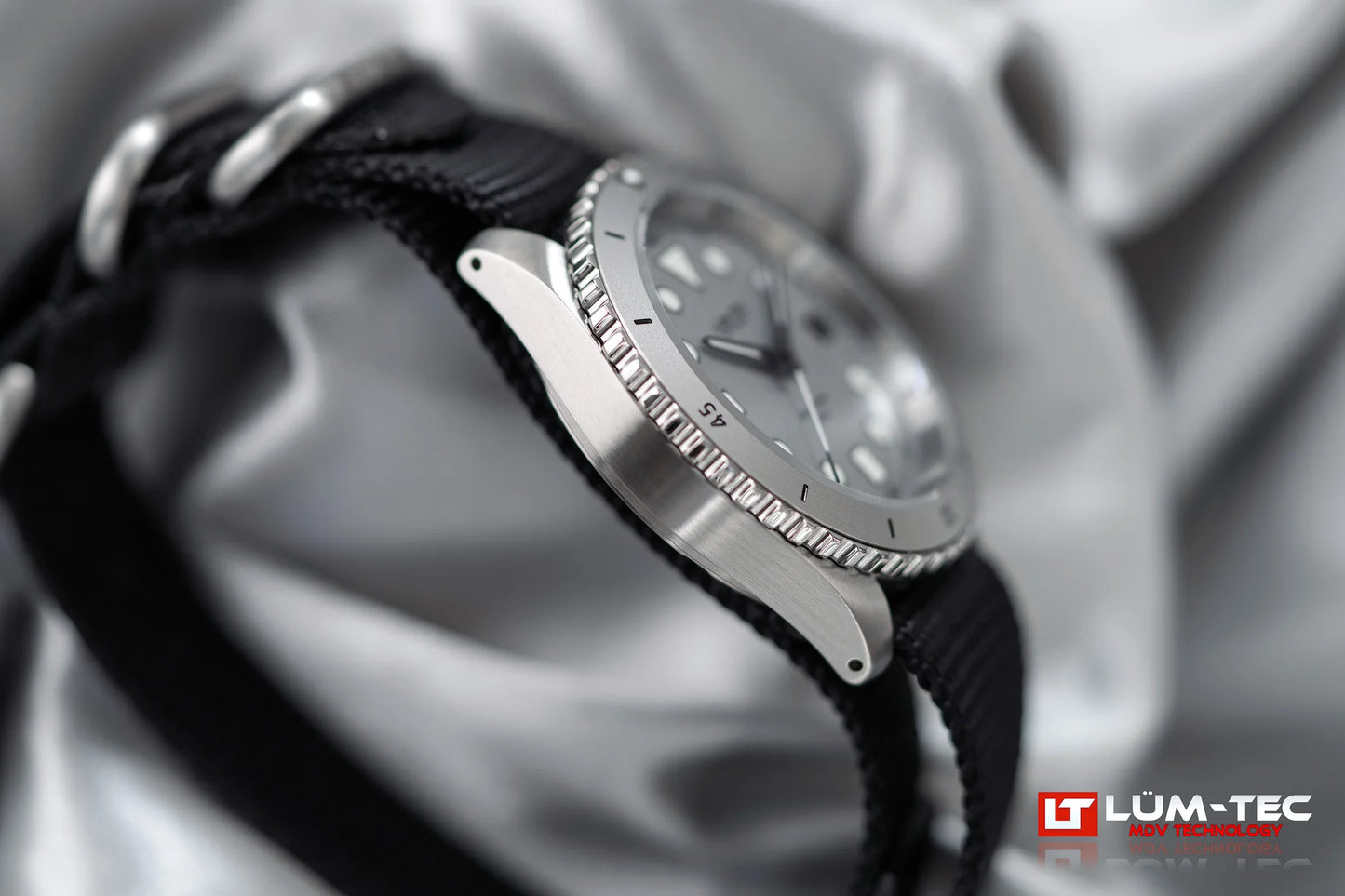 Lum-Tec Solar Marine 9 angled view showing forged stainless steel case