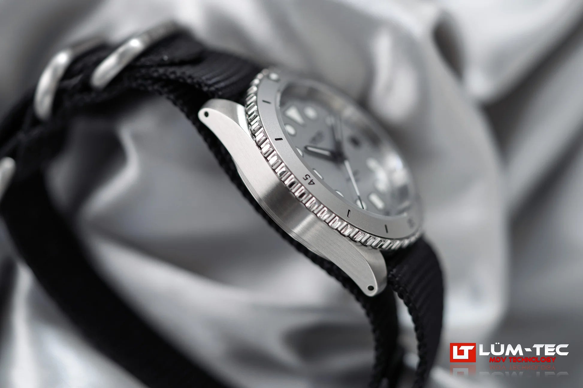 Lum-Tec Solar Marine 9 angled view showing forged stainless steel case