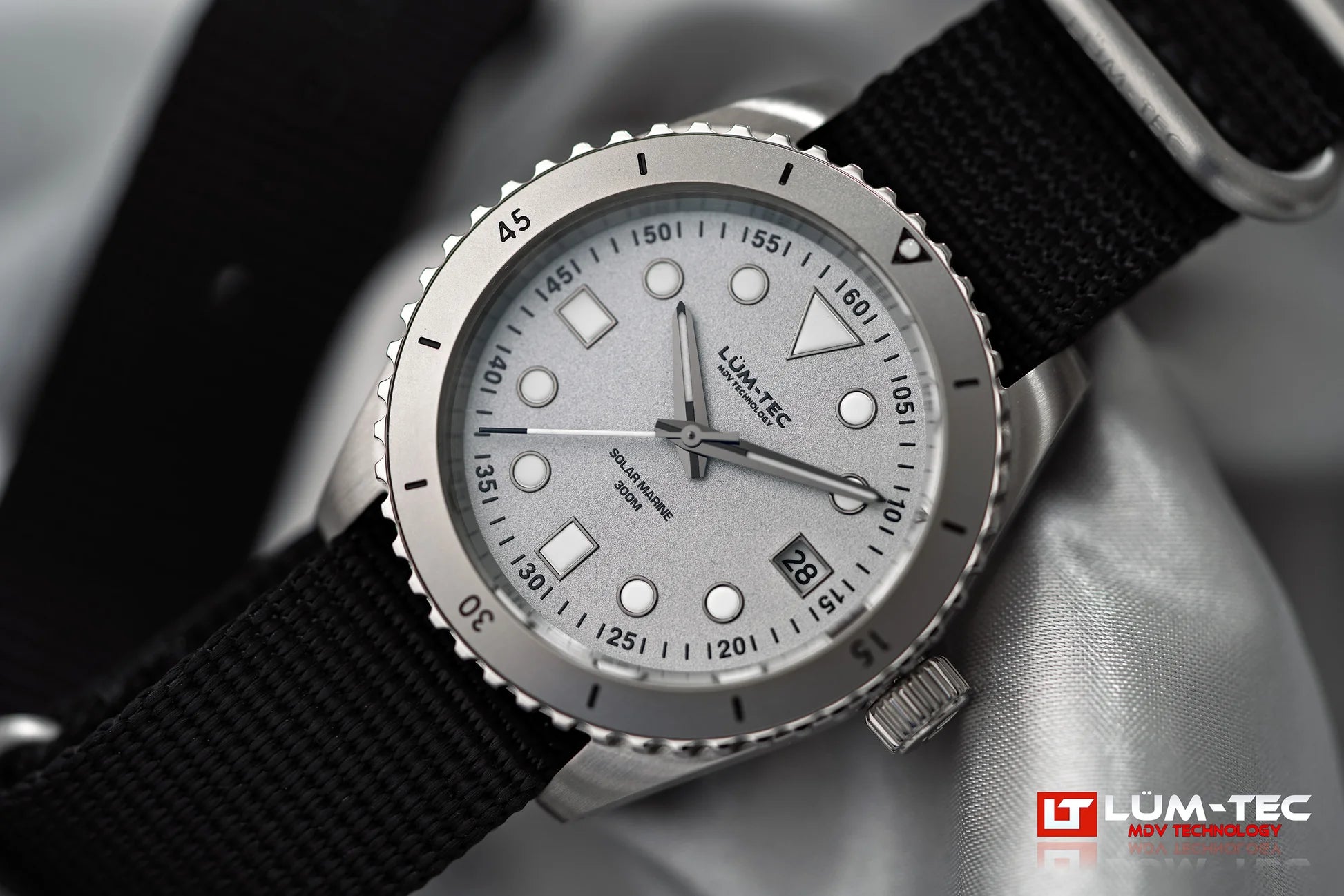 Lum-Tec Solar Marine 9 front view 39mm 2026 solar powered dive watch